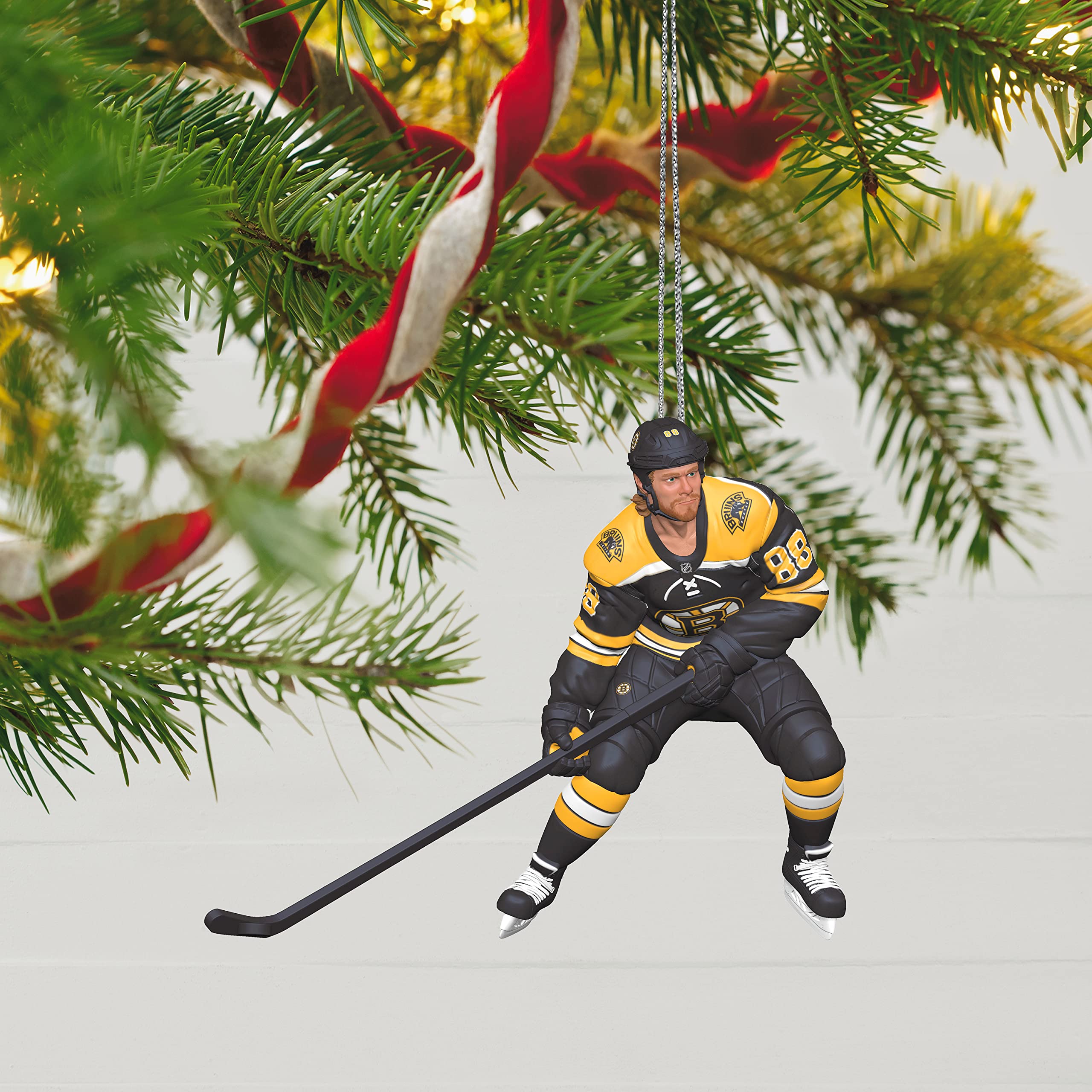 Hallmark Keepsake Christmas Ornament 2022, NHL Boston Bruins David Pastrňák