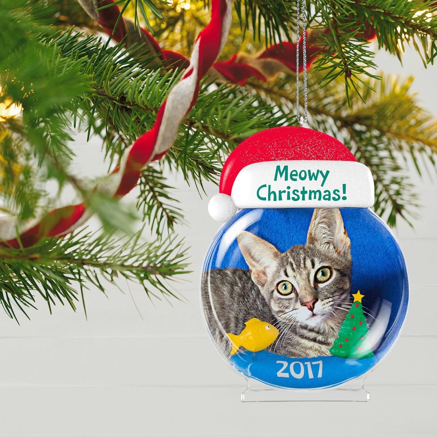 Hallmark Keepsake 2017 Meowy Christmas! Cat Picture Frame Dated Christmas Ornament