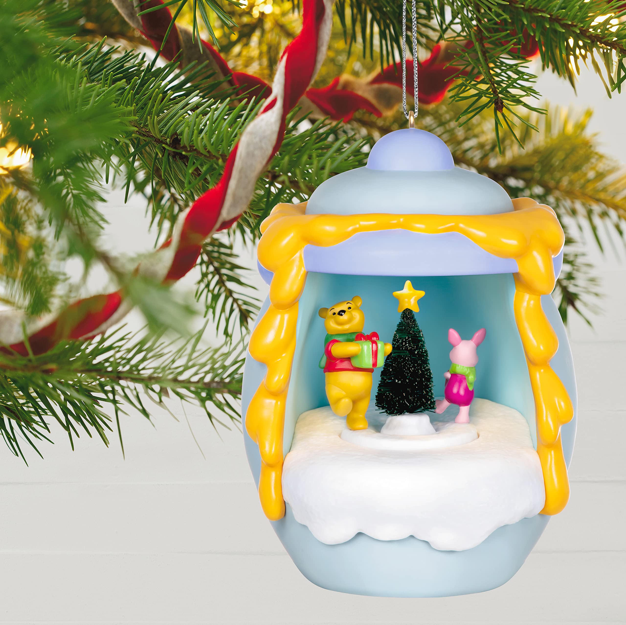 Hallmark Keepsake Plastic Christmas Ornament 2022, Disney Winnie The Pooh A Smallish Gift, Light and Motion