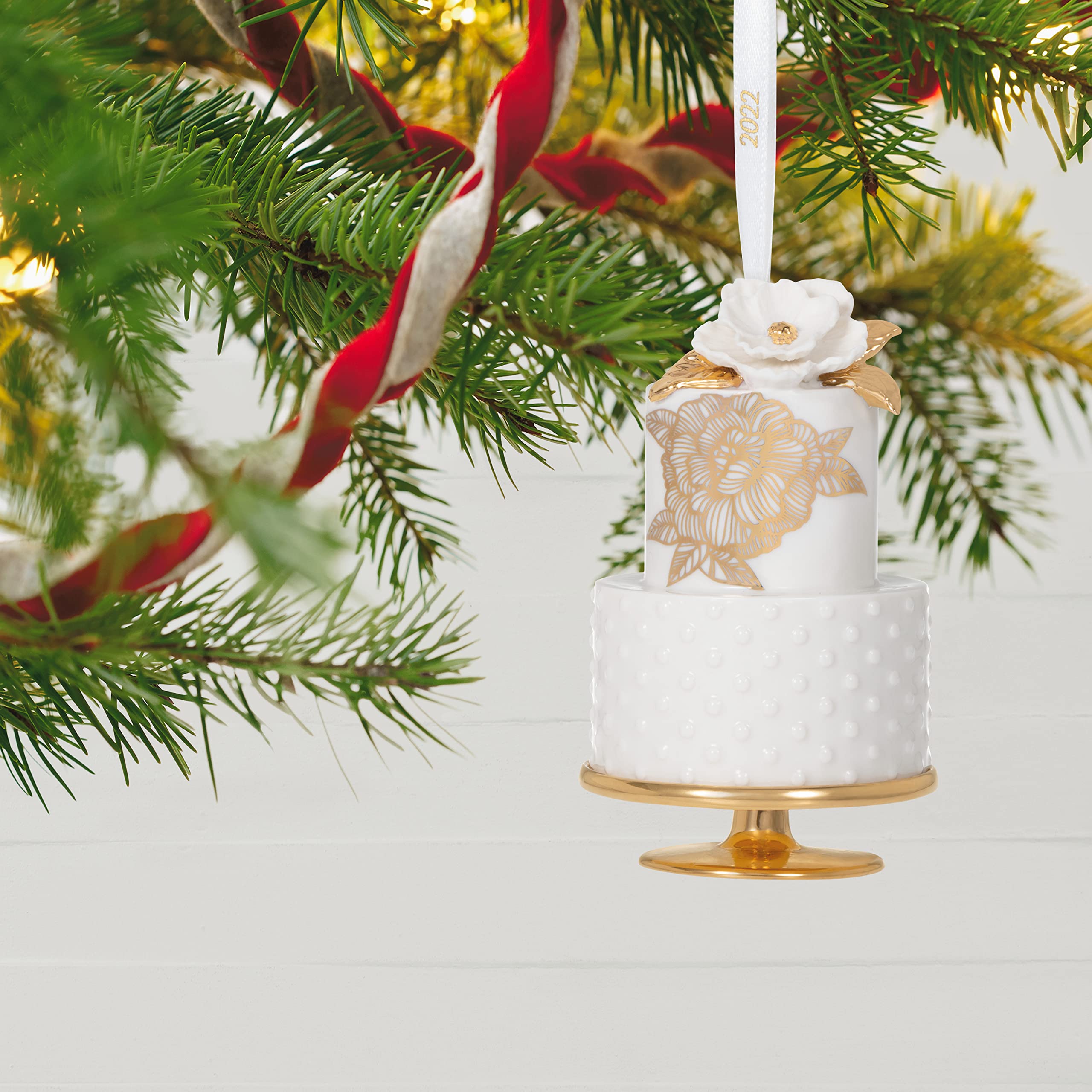 Hallmark Keepsake Christmas Ornament 2022, A Sweet Beginning Wedding Cake, Porcelain