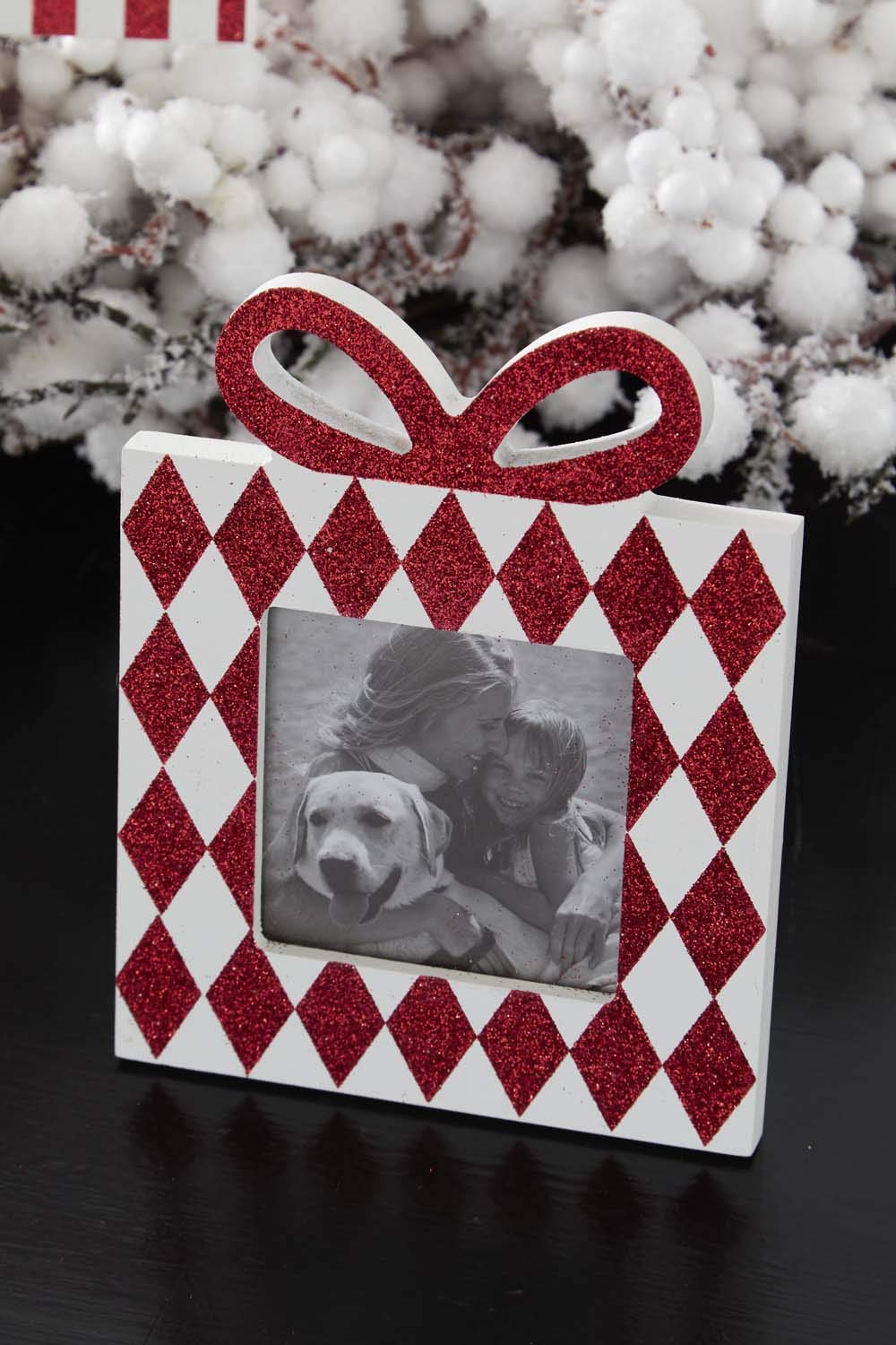 K&K Interiors Red Glitter Diamond Harlequin Gift Box Picture Frame
