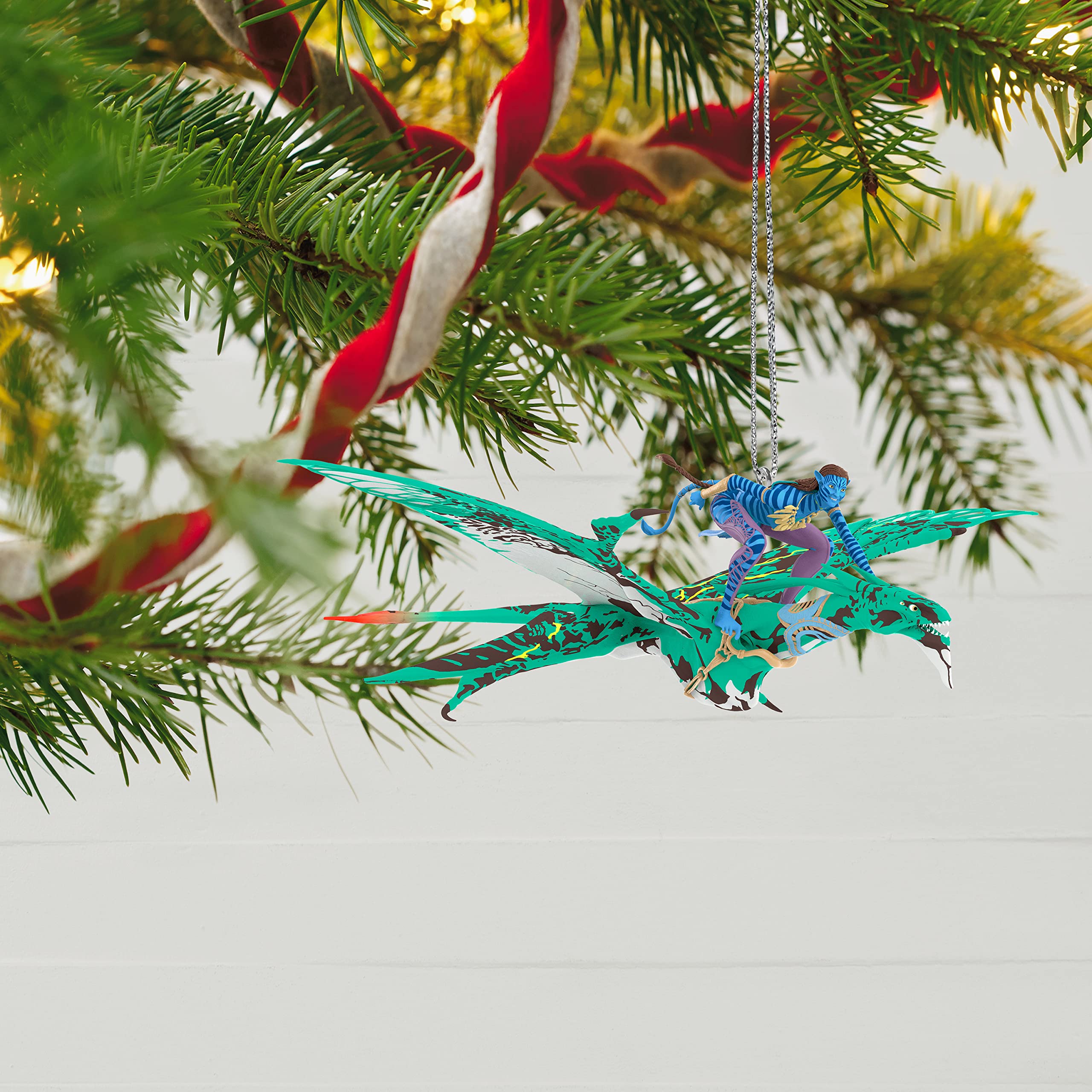 Hallmark Keepsake Plastic Christmas Ornament 2022, Avatar The Way of Water Neytiri and Seze