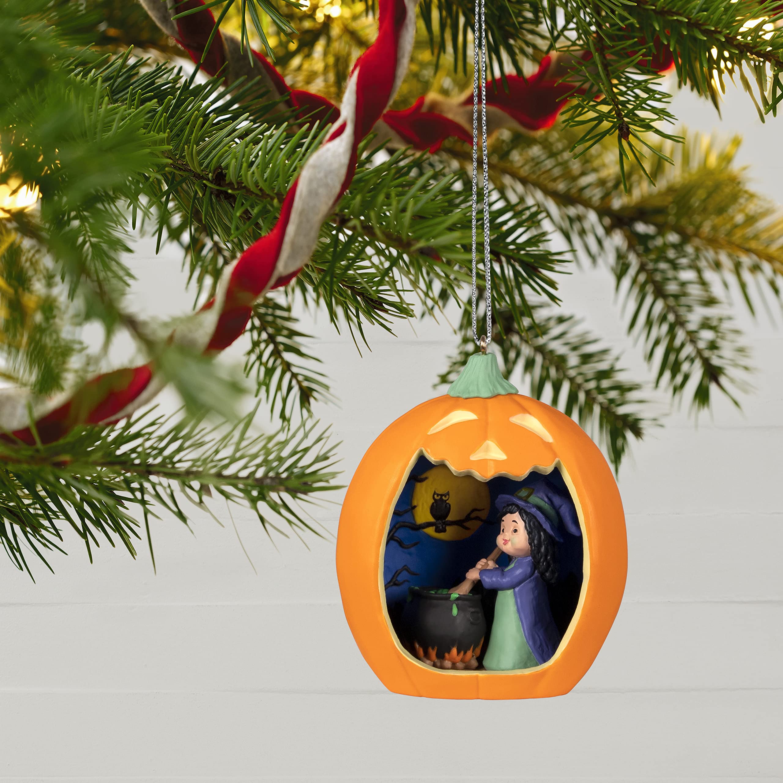 Hallmark Keepsake Christmas Ornament 2022, Happy Halloween!