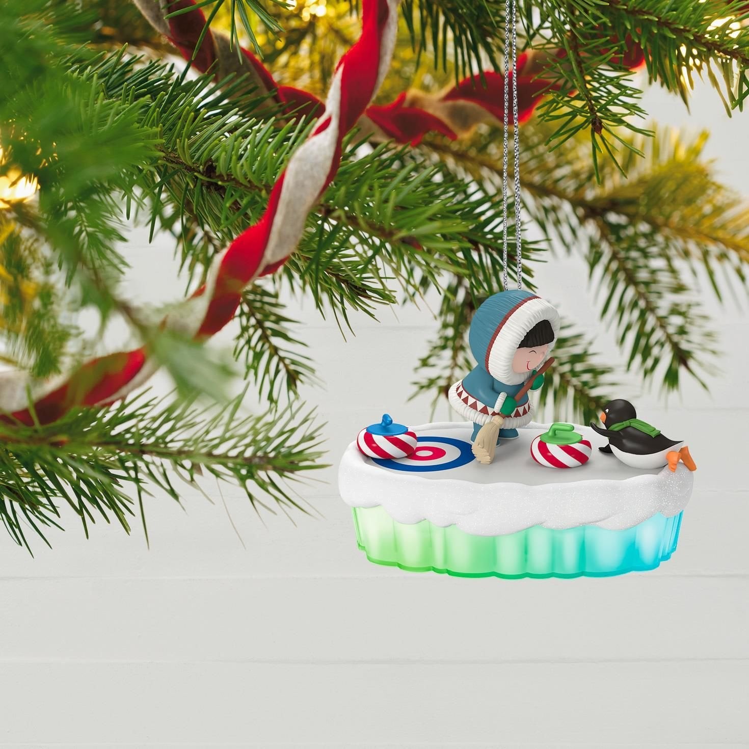 Hallmark The World of Frosty Friends Fun and Games Curling Light and Music Sports & Activities