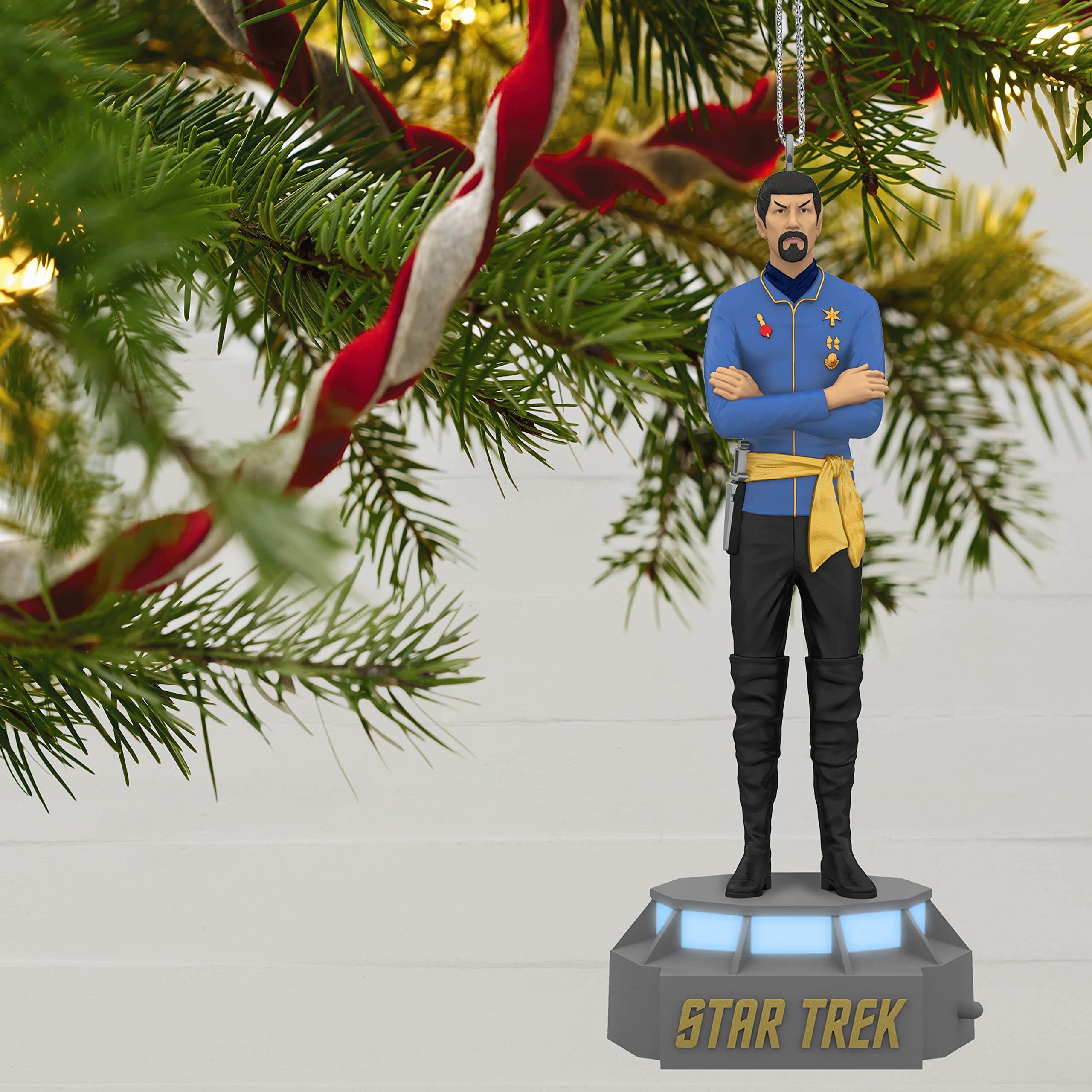 Hallmark Keepsake Star Trek U.S.S. Enterprise Storytellers Musical Christmas Tree Topper with Light