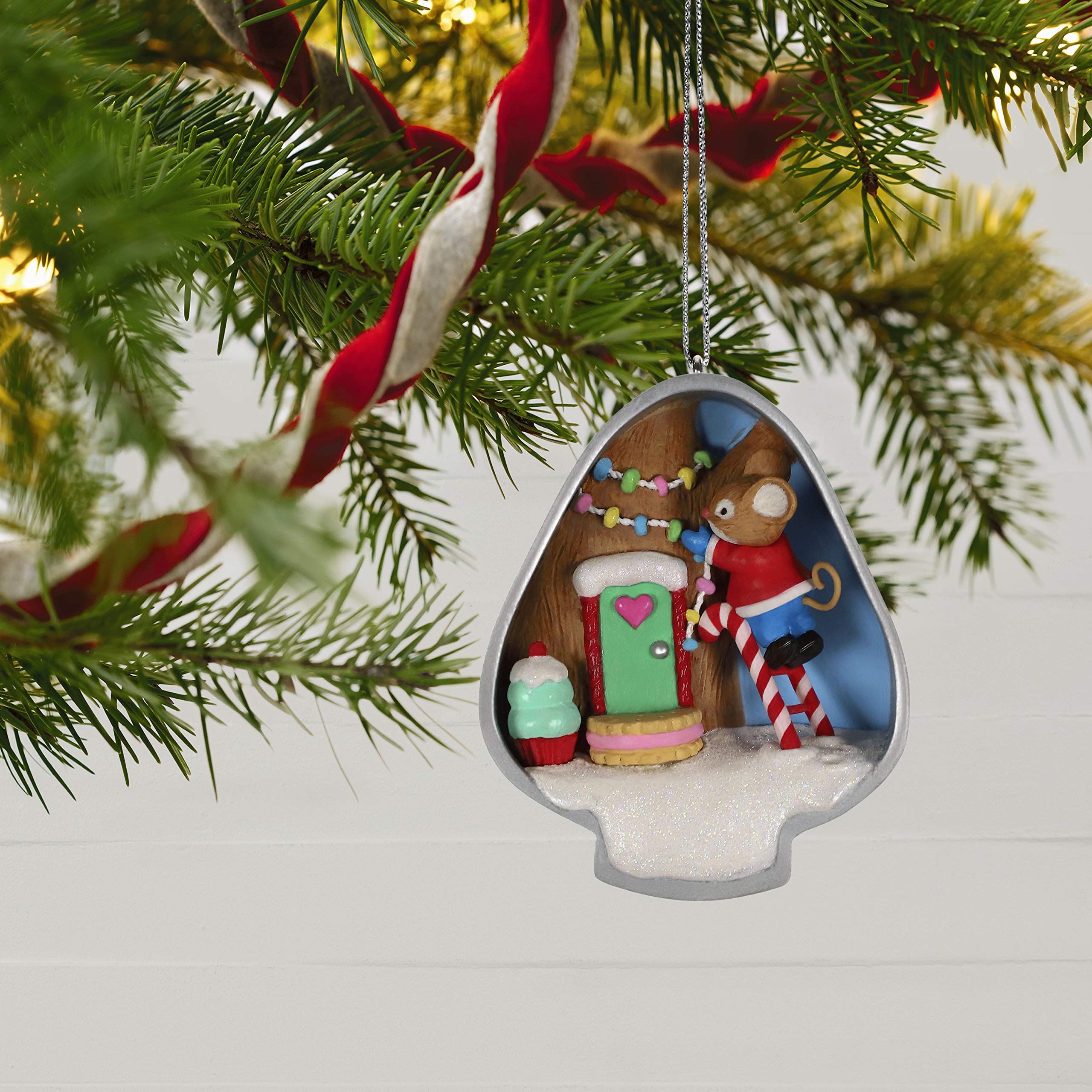 Hallmark Keepsake Christmas Ornament 2019 Year Dated, Cookie Cutter Christmas Mouse, (1599QXR9089)