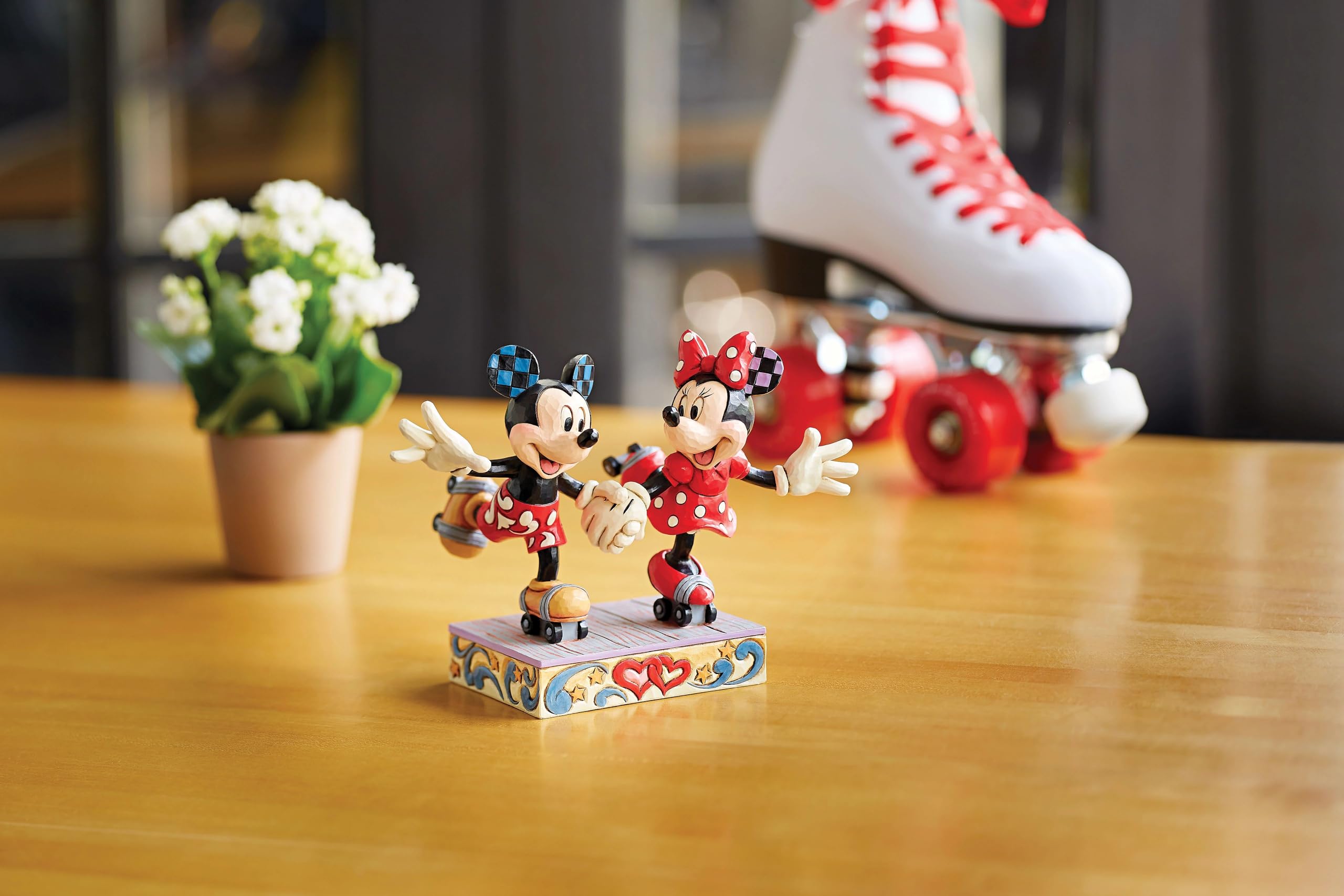 Mickey & Minnie Roller Skating