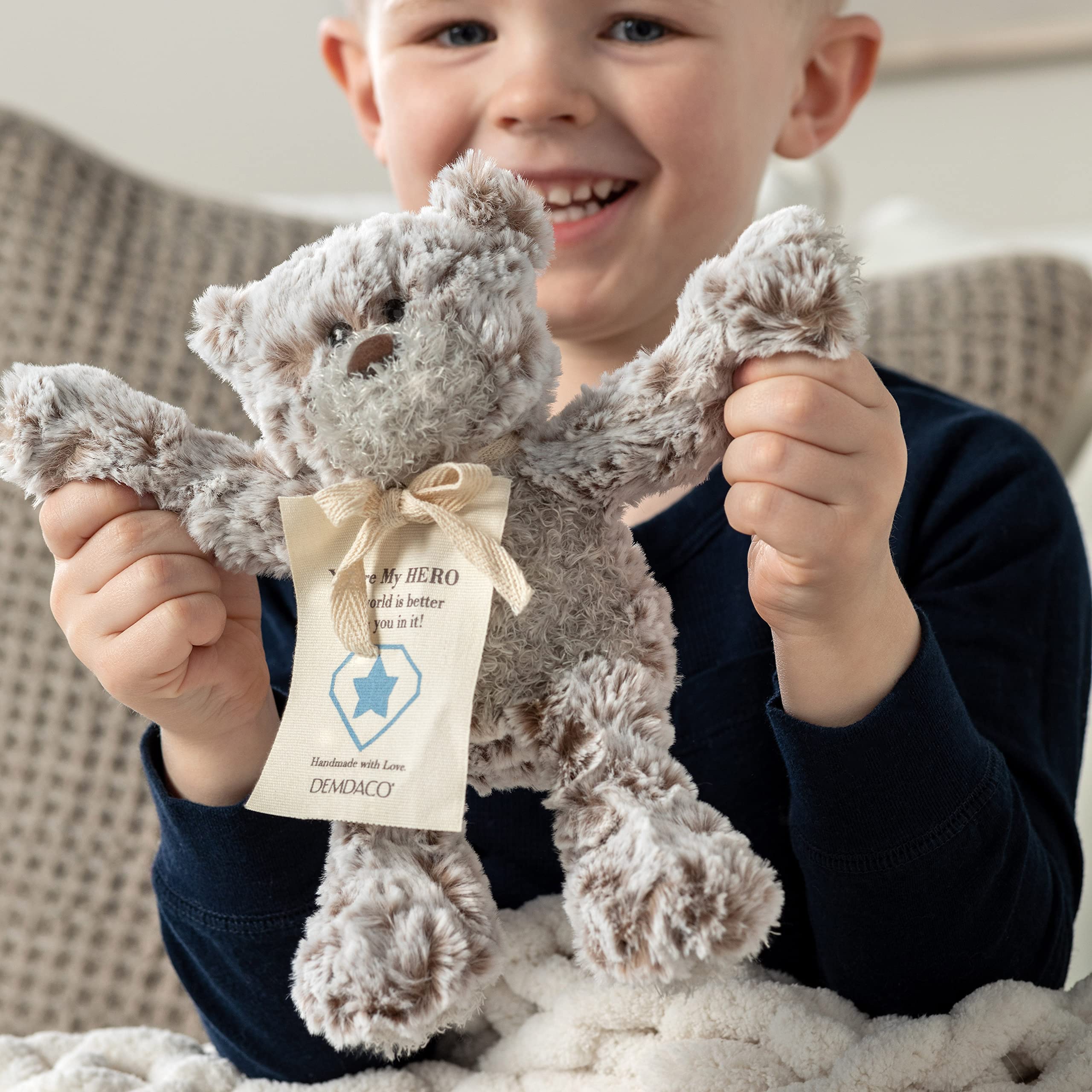 HERO MINI GIVING BEAR