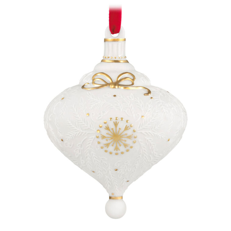 Elegant Evergreens Holiday Heirlooms 2025 Hallmark Keepsake Christmas Ornament