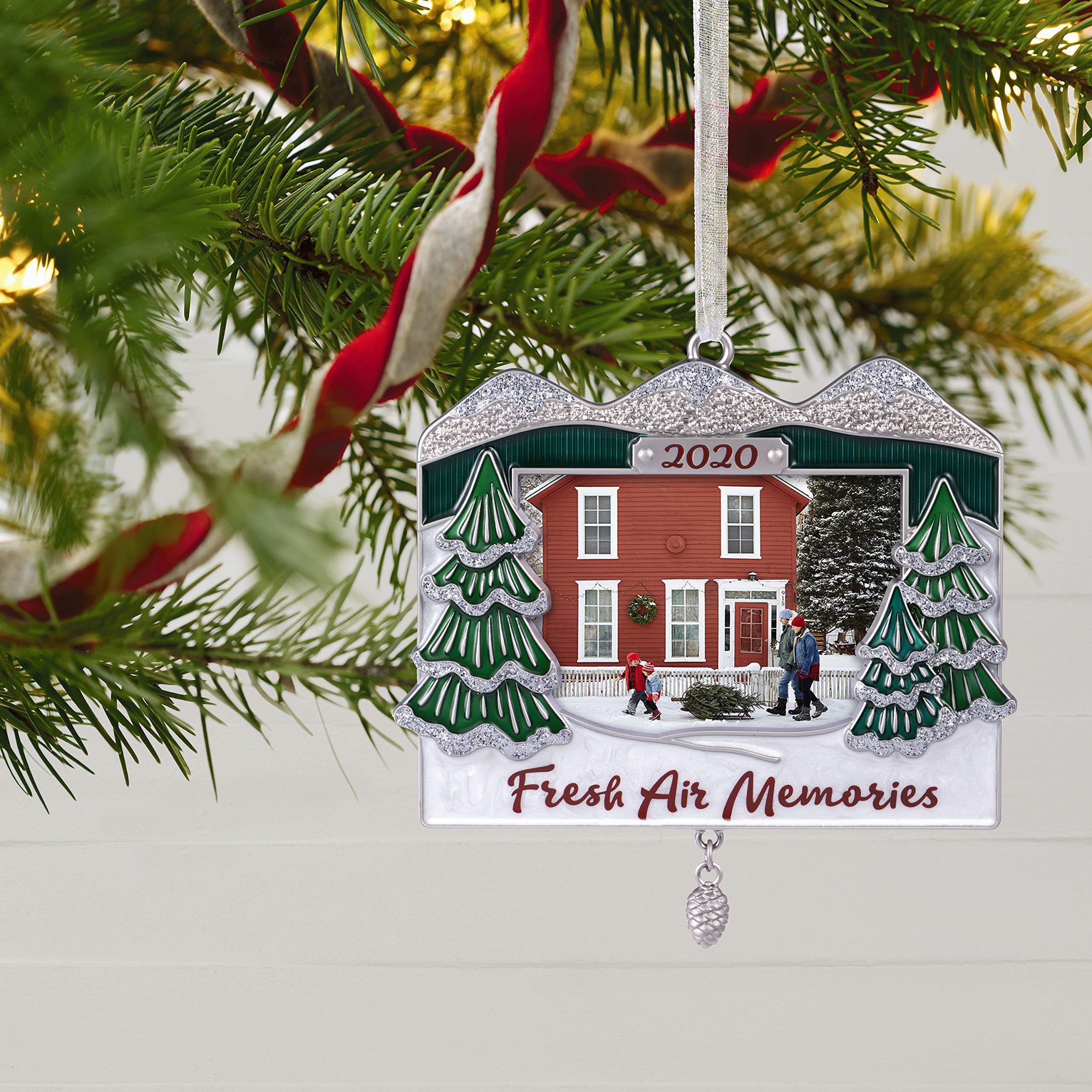 Hallmark Keepsake Ornament 2020 Year Dated Mountainous Memories Picture Frame