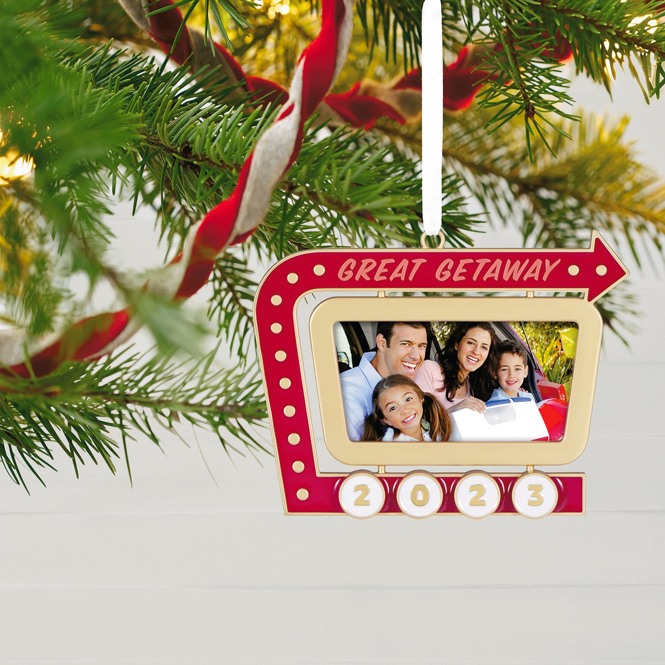 Hallmark Keepsake Christmas Ornament 2023, Great Getaway, Vacation Picture Frame Ornament, Gift for Couple